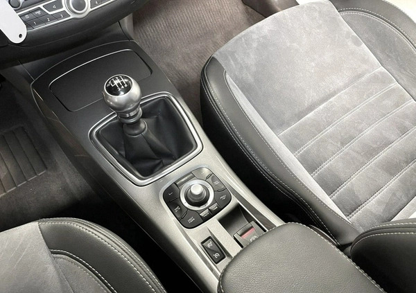 Renault Laguna cena 32500 przebieg: 215000, rok produkcji 2011 z Urzędów małe 277